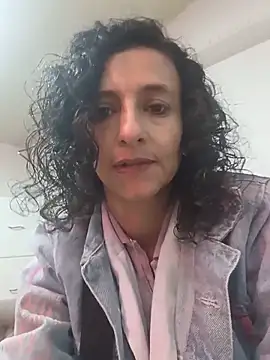 Snapshot of AriannaRussell_ chatting on June 8, 2026, 12:38 pm AriannaRussell online show from June 8, 2026, 12:38 pm