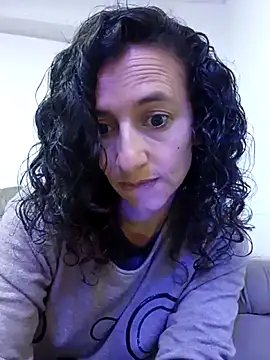 Snapshot of AriannaRussell_ chatting on June 18, 2026, 12:42 pm AriannaRussell online show from June 18, 2026, 12:42 pm
