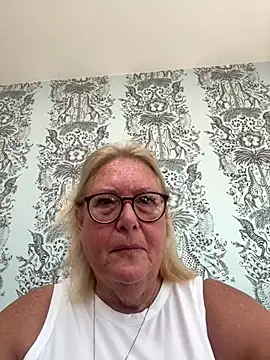 MoistCurveyChanel online show from July 15, 2026, 8:52 am