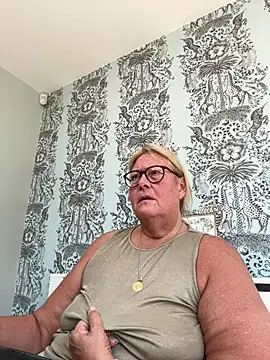 MoistCurveyChanel online show from July 17, 2026, 10:44 am