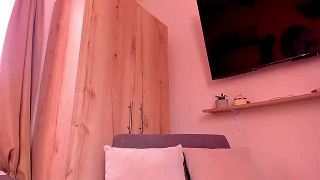 sofiaVelez01 online show from June 9, 2026, 5:57 pm