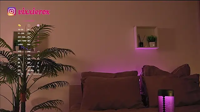 ViXXXiee online show from April 28, 2026, 9:20 pm