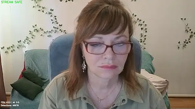 Snapshot of Miss_Moren chatting on August 2, 2026, 5:17 am Miss Moren online show from August 2, 2026, 5:17 am