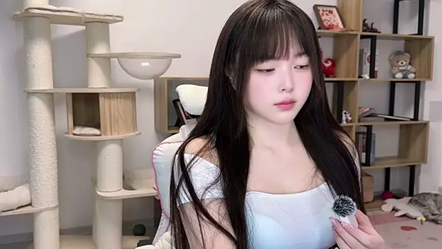 Chenjing0 online show from May 14, 2026, 12:12 pm