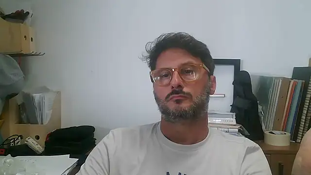 Snapshot of Cellino4 chatting on July 17, 2026, 4:01 pm Cellino4 online show from July 17, 2026, 4:01 pm