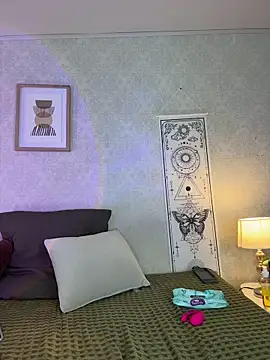 Veronica simons online show from July 7, 2026, 9:30 pm