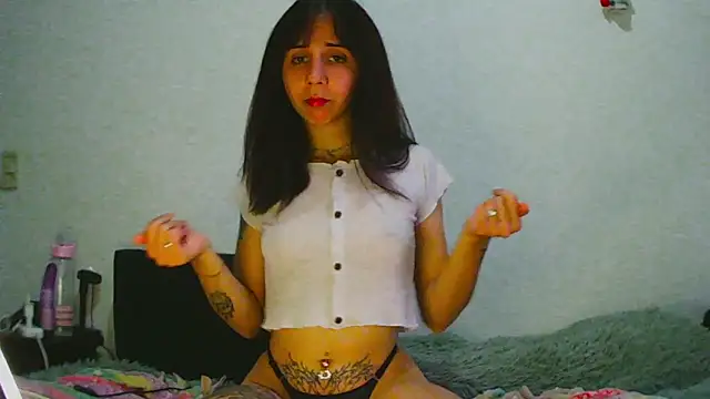 w4xxita online show from May 27, 2026, 7:44 pm