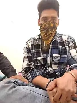 13horny13 online show from February 12, 2025, 4:33 pm