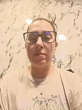 CHARLOTTE 1711 online show from July 14, 2026, 3:11 am