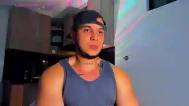 Snapshot of austinoficial chatting on April 26, 2026, 11:02 pm austinoficial online show from April 26, 2026, 11:02 pm