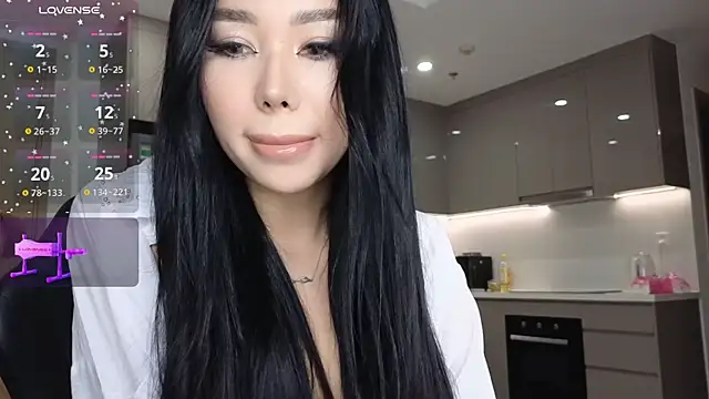 Snapshot of asianqueeny chatting on October 30, 2025, 5:35 pm asianqueeny online show from October 30, 2025, 5:35 pm