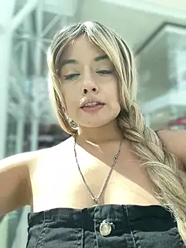 monicavictoria1301 online show from July 17, 2026, 3:29 pm