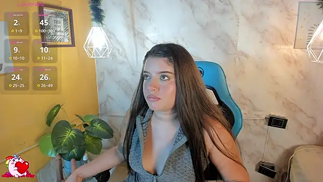 Snapshot of Lia_little18 chatting on May 1, 2026, 8:02 pm Lia little18 online show from May 1, 2026, 8:02 pm