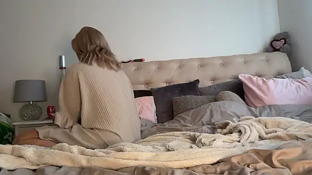 Snapshot of blissdimicco chatting on August 4, 2026, 8:50 am blissdimicco online show from August 4, 2026, 8:50 am