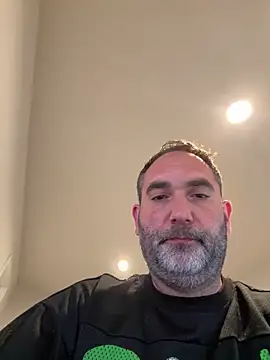Snapshot of harrychest chatting on May 7, 2026, 5:40 pm harrychest online show from May 7, 2026, 5:40 pm