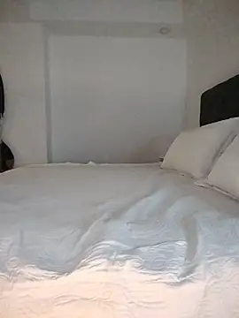 sofiaxox online show from June 25, 2026, 5:12 am