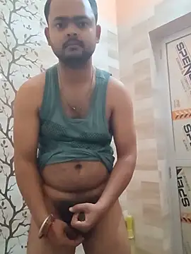 guavam65 online show from May 18, 2026, 10:04 pm