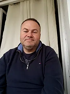 Snapshot of Pourleplasirs chatting on May 19, 2026, 3:18 pm Pourleplasirs online show from May 19, 2026, 3:18 pm