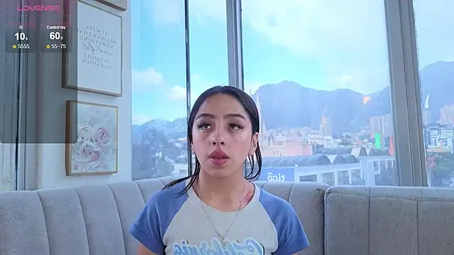 Snapshot of Daphne_chers chatting on May 5, 2026, 8:06 pm Daphne chers online show from May 5, 2026, 8:06 pm