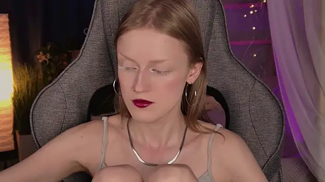 KiraMontoya online show from July 16, 2026, 2:50 am