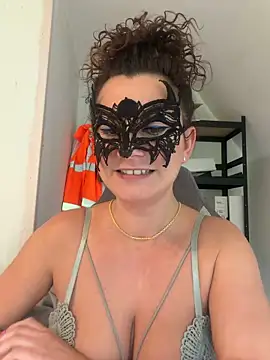 Loveblackzilla online show from June 8, 2026, 10:37 am