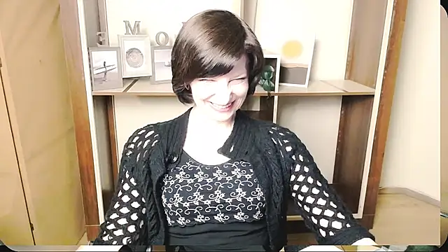  AngeliaFlow  online show from May 18, 2026, 8:53 am