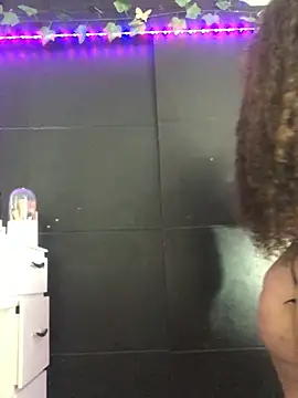 Snapshot of Anitta_bell chatting on May 22, 2026, 3:35 am Anitta bell online show from May 22, 2026, 3:35 am