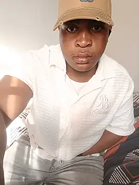 bosszonke123 online show from June 14, 2026, 1:35 pm