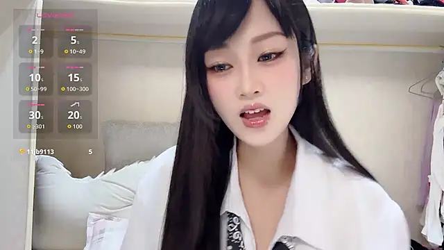 yueyue2003 online show from June 7, 2026, 1:04 pm