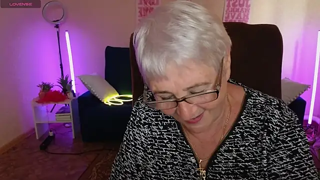 Sandra Snowflake online show from June 9, 2026, 12:39 pm