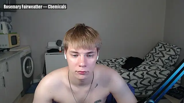 Snapshot of yourlildemon chatting on July 5, 2026, 6:15 pm yourlildemon online show from July 5, 2026, 6:15 pm