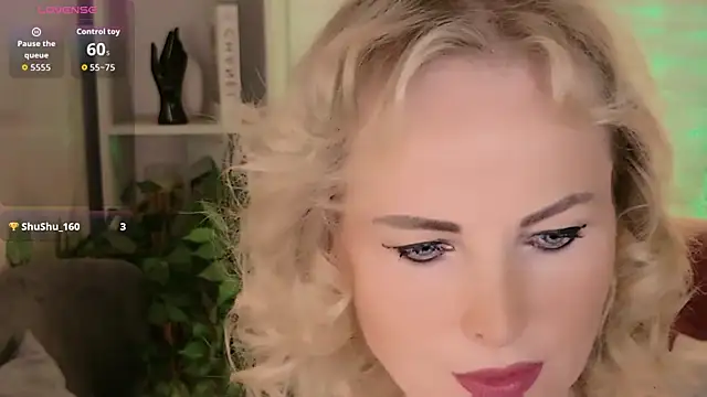 Snapshot of Sandra_Kind chatting on July 16, 2026, 5:35 am Sandra Kind online show from July 16, 2026, 5:35 am