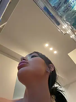 Snapshot of Mia_Splash chatting on May 15, 2026, 7:32 pm Mia Splash online show from May 15, 2026, 7:32 pm