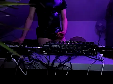 gryzoon online show from June 10, 2026, 12:22 am