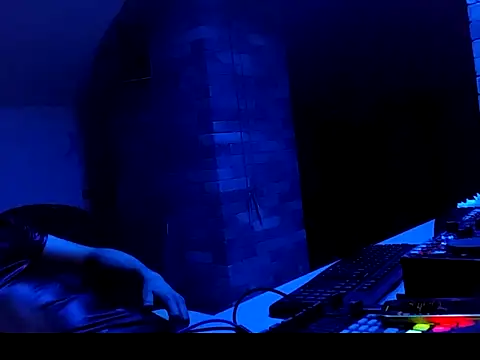 gryzoon online show from July 24, 2026, 2:09 am