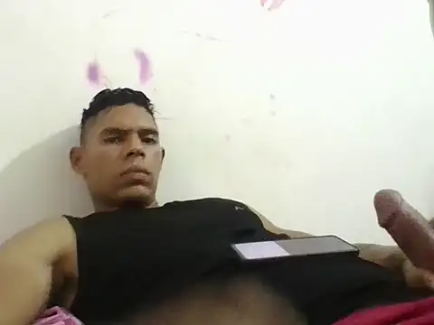 LatinoXXl23cm online show from July 22, 2026, 8:11 pm