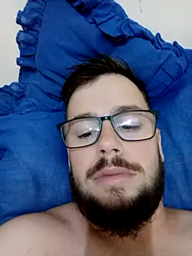 pikashot93 online show from March 1, 2025, 4:04 am