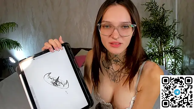Selena Sharp online show from June 23, 2026, 1:14 am