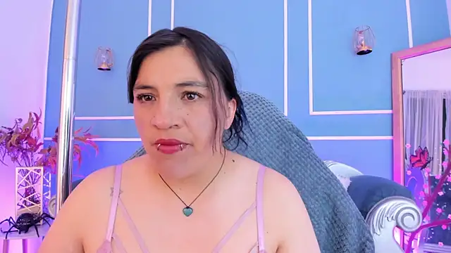 TaraTaylorr online show from June 14, 2026, 7:38 pm