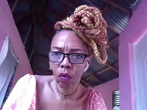 Ladyzee25 online show from June 9, 2026, 9:26 pm