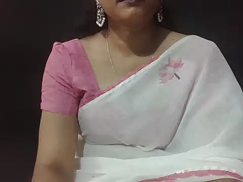 Snapshot of sugandha_bhabhi chatting on June 19, 2026, 4:44 pm sugandha bhabhi online show from June 19, 2026, 4:44 pm