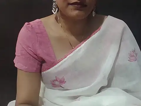 Snapshot of sugandha_bhabhi chatting on June 25, 2026, 5:06 pm sugandha bhabhi online show from June 25, 2026, 5:06 pm