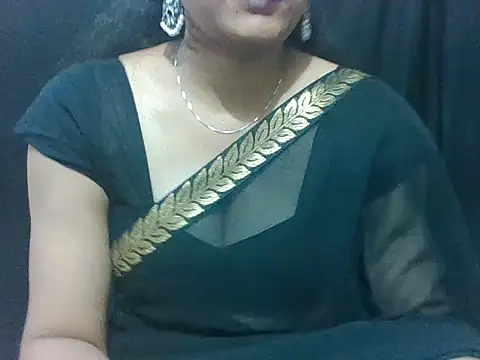 Snapshot of sugandha_bhabhi chatting on August 4, 2026, 4:42 pm sugandha bhabhi online show from August 4, 2026, 4:42 pm