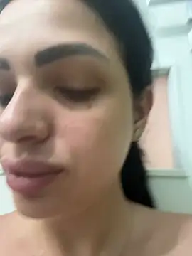 IrisRossie online show from July 29, 2026, 5:49 am