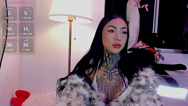 Snapshot of Dani_Valen chatting on July 7, 2026, 1:30 am Dani Valen online show from July 7, 2026, 1:30 am