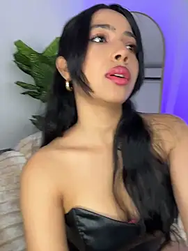  Emily Thompson  online show from June 22, 2026, 2:24 am