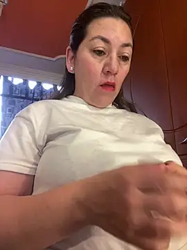 Snapshot of Luna-nevada chatting on April 23, 2026, 3:25 pm Luna-nevada online show from April 23, 2026, 3:25 pm