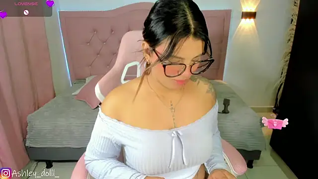 Ashley dolll online show from June 19, 2026, 9:18 pm