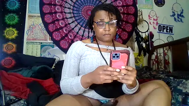 Snapshot of GardeniaFields chatting on July 21, 2026, 7:22 am GardeniaFields online show from July 21, 2026, 7:22 am