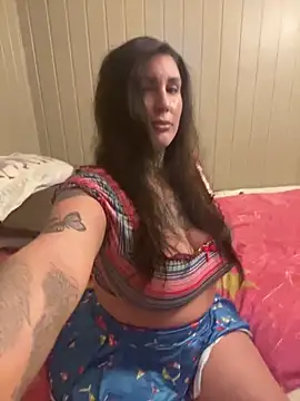 Badgyalbella online show from April 17, 2026, 8:23 pm